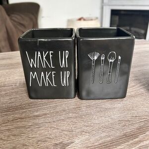 Rae dunn Makeup brush holder